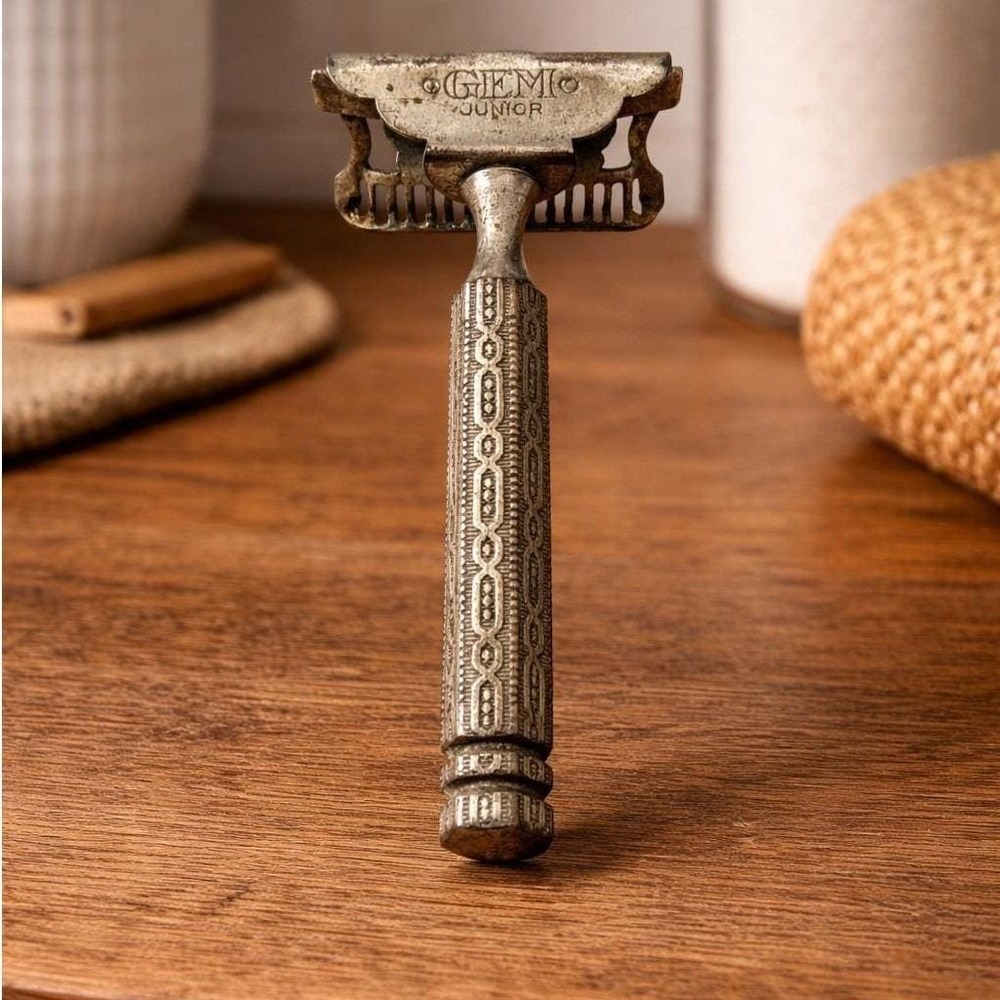 Vintage Gem Junior Safety Razor Single Edge Engraved Handle